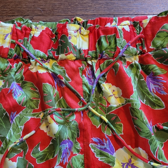 NWT Urban Outfitters tropical print shorts. Size L. - Picture 4 of 5
